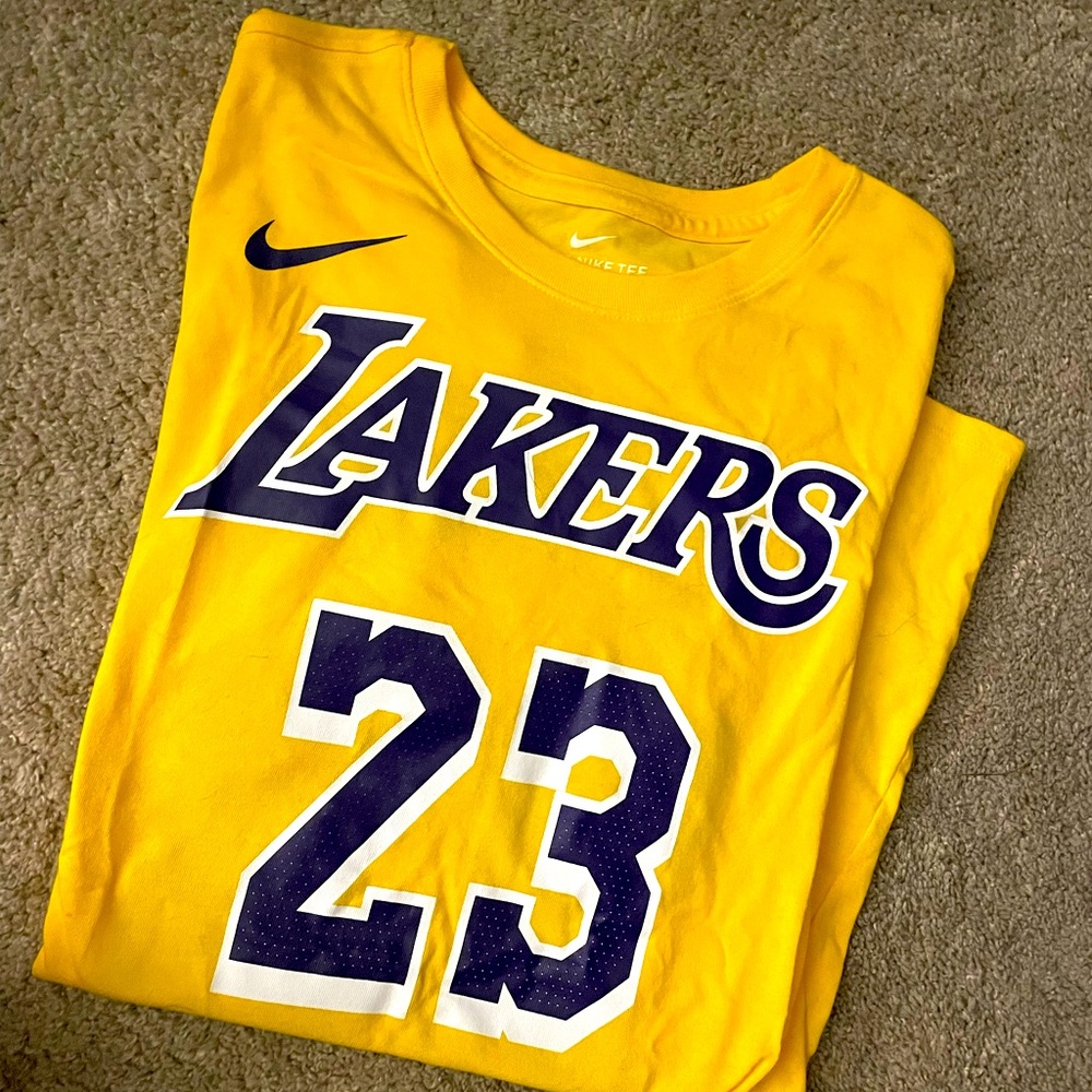 Lebron Lakers tee